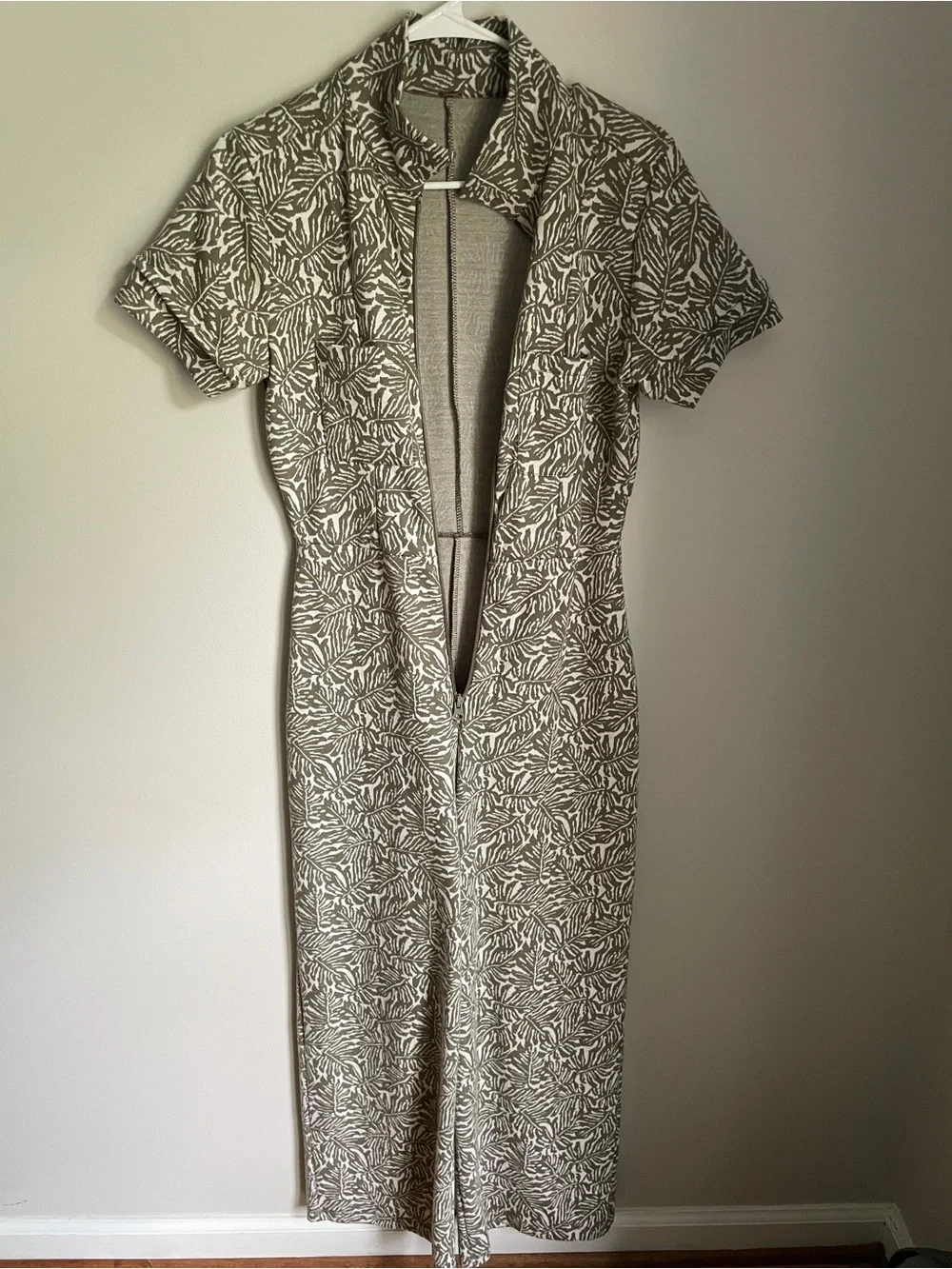 FREE PEOPLE Ellie Jumpsuit in Palm Olive Green Women’s Size Small Wide Leg